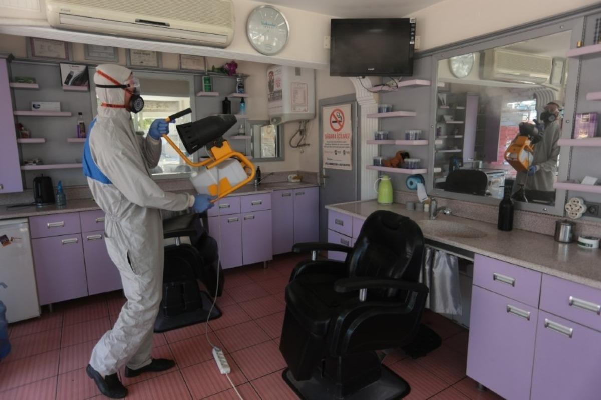 Esnaf dostu Kepez&rsquo;den berber ve kuaf&ouml;rlere destek