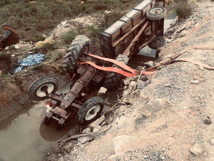 Ters dönen traktörün altında can verdi G2