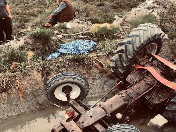 Ters dönen traktörün altında can verdi G4