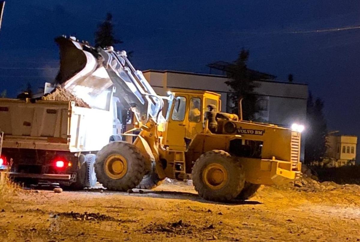 Samsat&rsquo;ta depremin izleri siliniyor