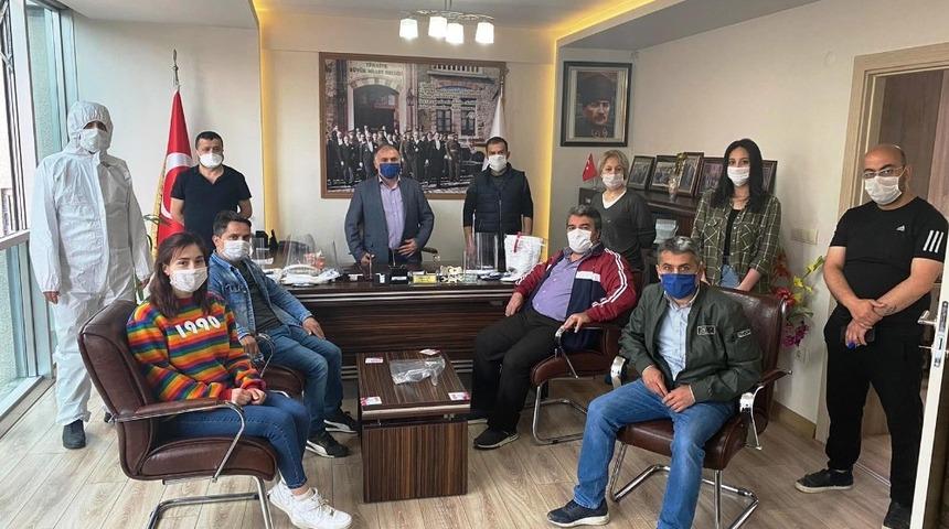 Kuaför ve berberlere ücretsiz maske ve ekipman desteği