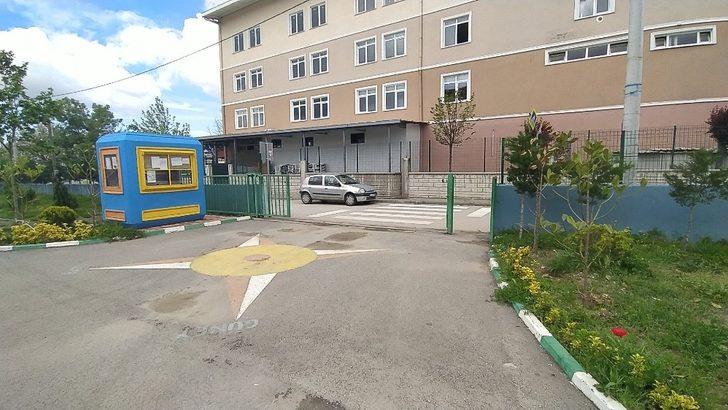 Okulun bahçesindeki Atatürk büstünü çaldılar G5