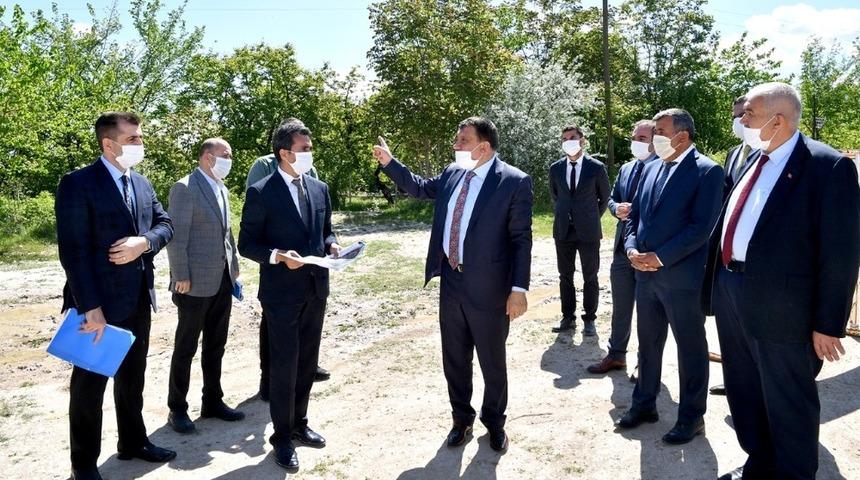 Başkan G&uuml;rkan, Tecde - Bostanbaşı yolunda inceleme yaptı
