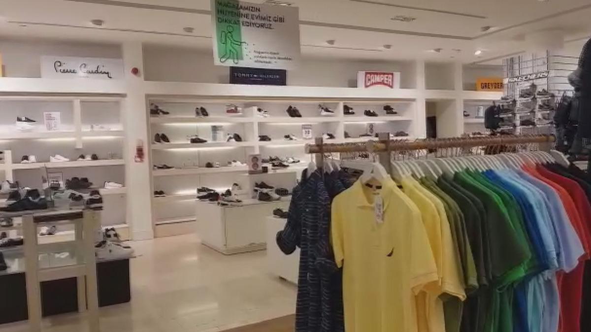 AVM'lerdeki mağazalarda b&uuml;y&uuml;k hareketlilik