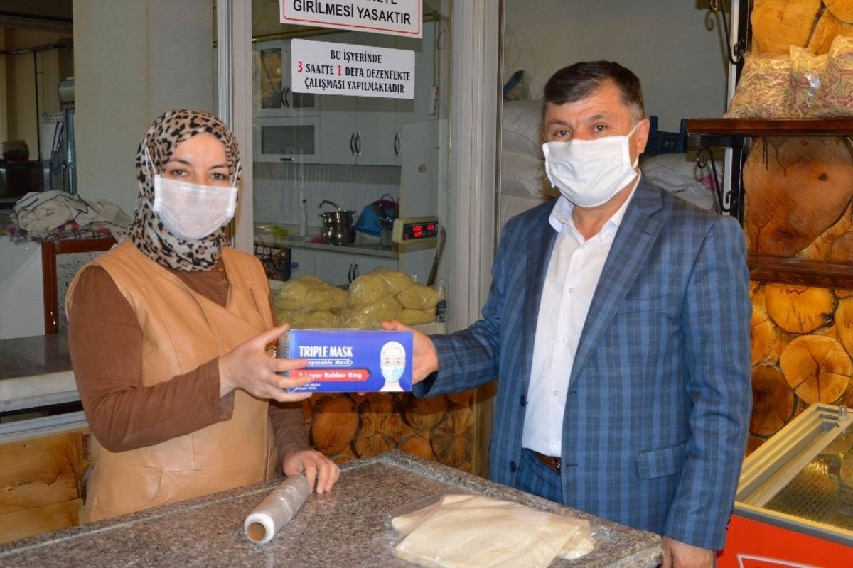 Havza&rsquo;da yufka ve tatlıcılara maske