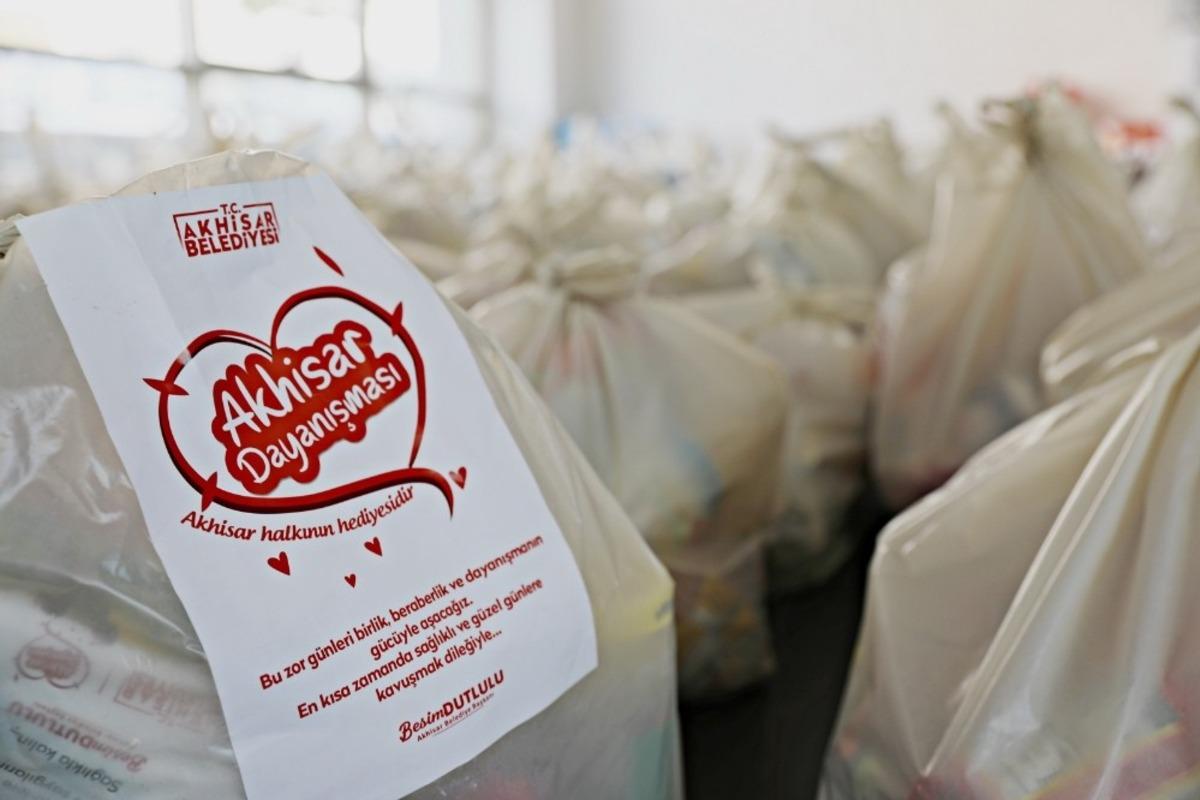 Akhisar Belediyesi ge&ccedil;im sıkıntısı yaşayan esnafları unutmadı
