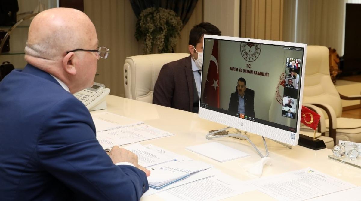 Bakan Pakdemirli&rsquo;den Başkan Sekmen&rsquo;e &uuml;retim &ouml;vg&uuml;s&uuml;