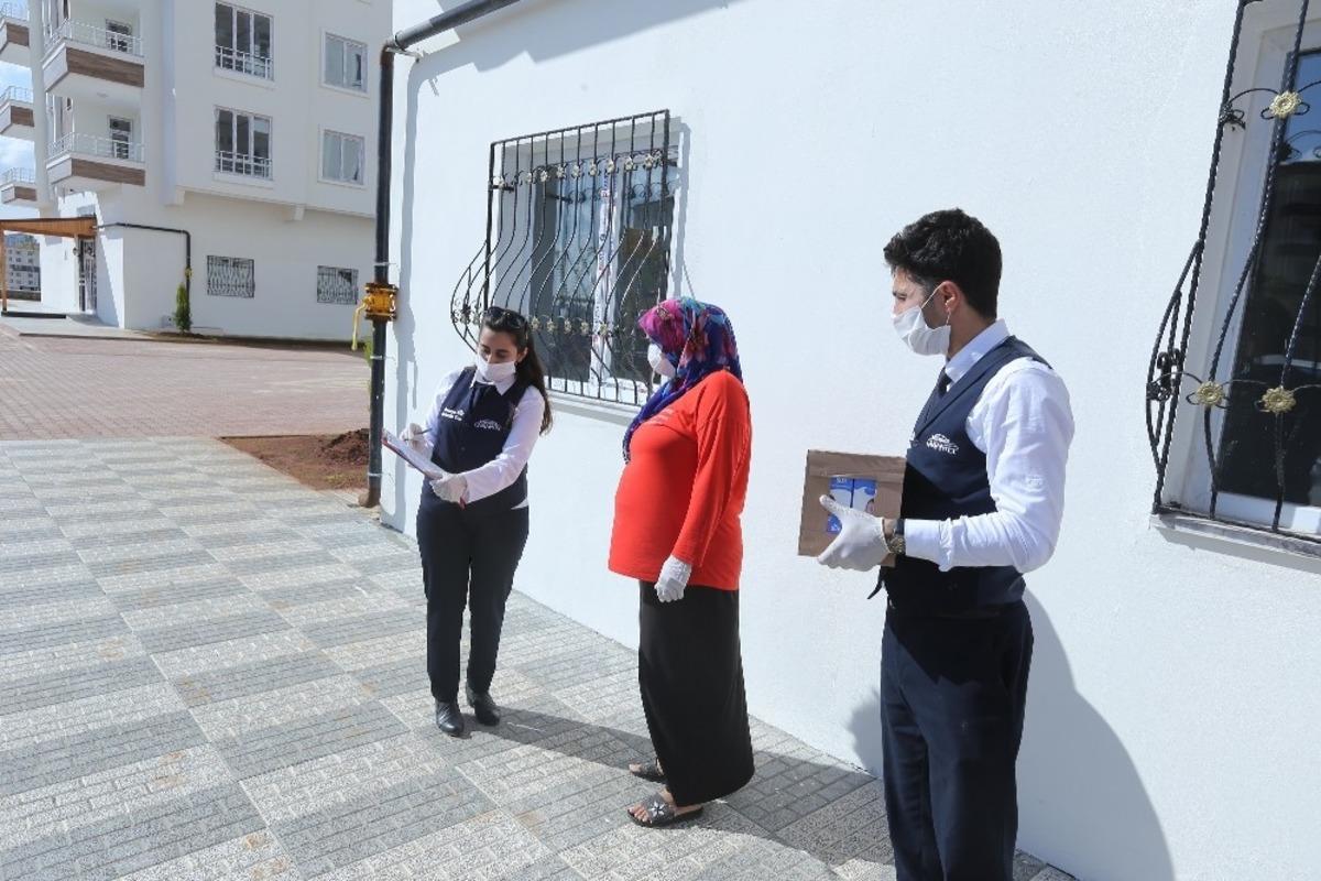 30 bin anneye 360 ton s&uuml;t dağıtıldı