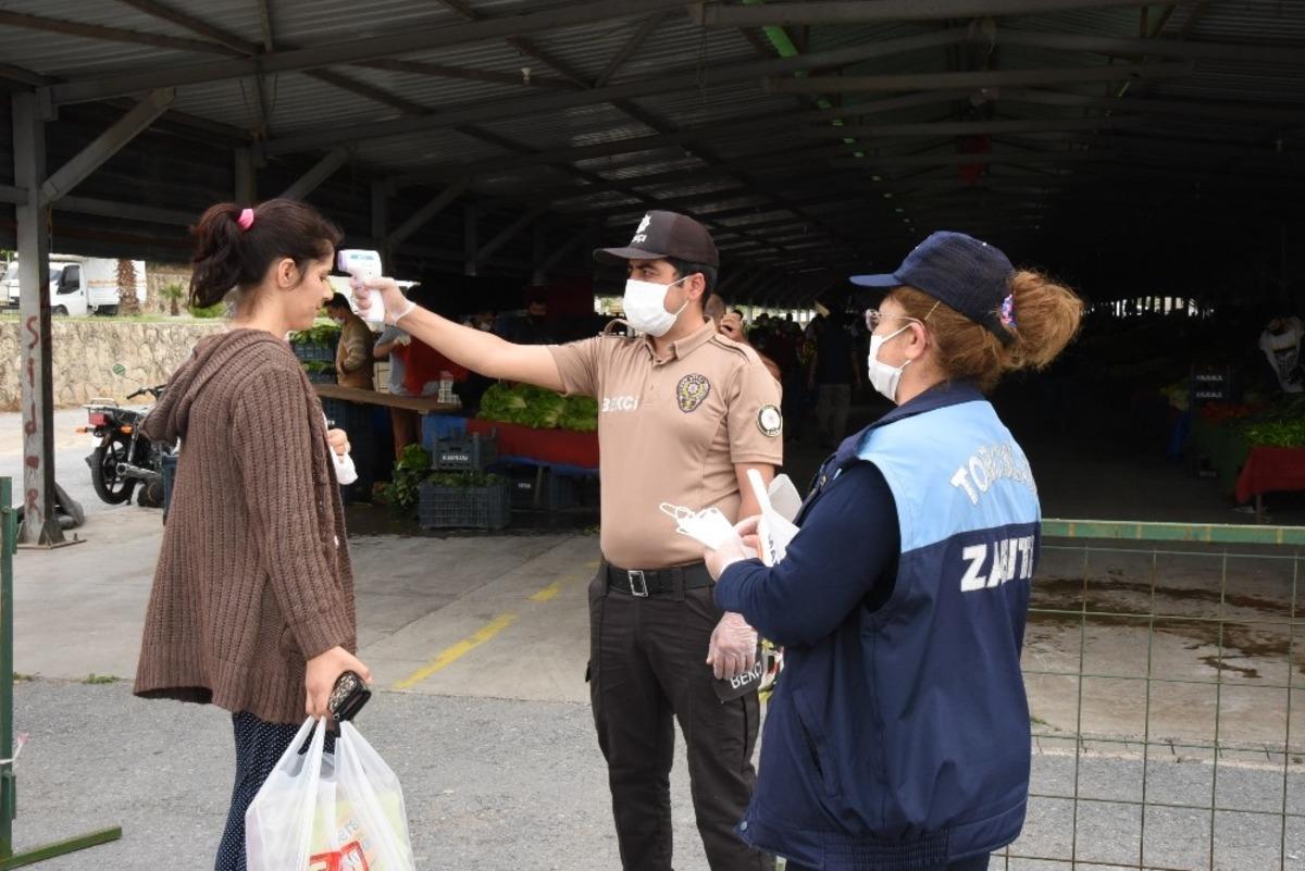 Mersin&rsquo;de semt pazarlarında korona vir&uuml;s tedbirleri &uuml;st seviyede