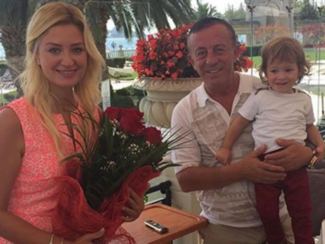 Ali Ağaoğlu'dan doğum g&uuml;n&uuml; s&uuml;rprizi