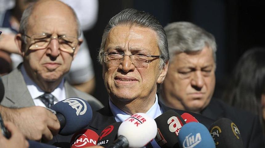 Eski Başbakan Mesut Yılmaz beyin ameliyatı oldu