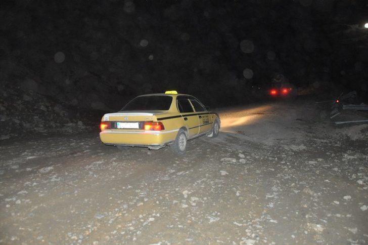 Yüksekova-Van karayolu 6 gün sonra kontrollü bir şekilde açıldı G2