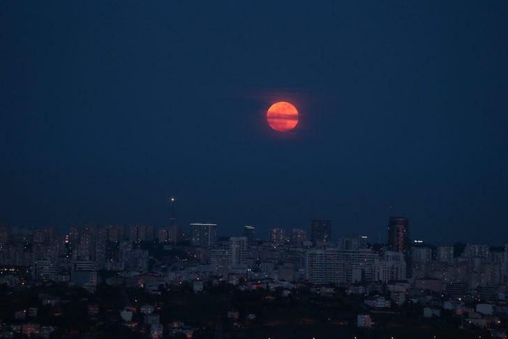İstanbul’da yılın son Süper Ay’ı kartpostallık görüntüler oluşturdu G1
