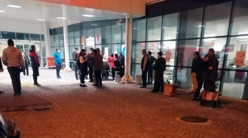 Korkun&ccedil; olay! Boğazına salatalık ka&ccedil;an 8 aylık bebek hayatını kaybetti