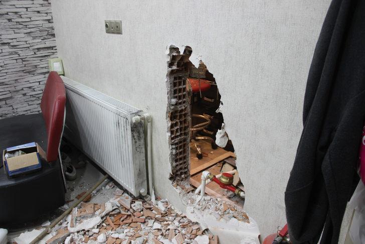 Duvarı delip girdiler, 400 bin liralık altın çaldılar G2