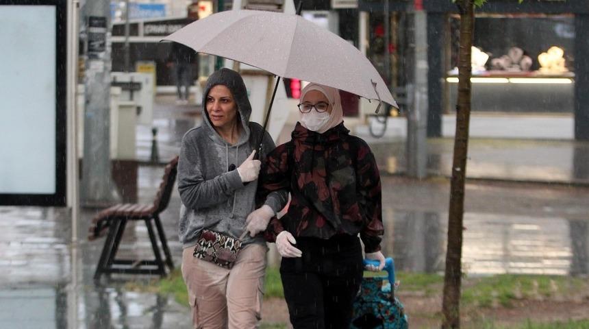 Doğu Anadolu&rsquo;daki 5 ilde g&ouml;k g&uuml;r&uuml;lt&uuml;l&uuml; sağanak etkili olacak