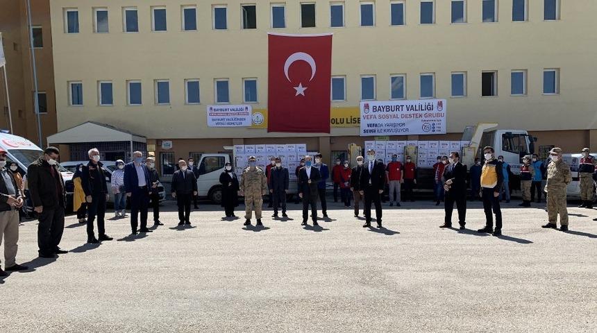 Bayburt&rsquo;ta vatandaşa gıda yardımı