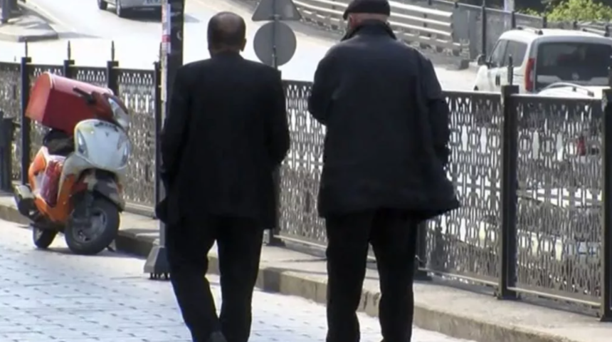 Sokağa &ccedil;ıkma kısıtlamasında bu pazar bir ilk olacak! 65 yaş &uuml;st&uuml; vatandaşlara 4 saatlik izin