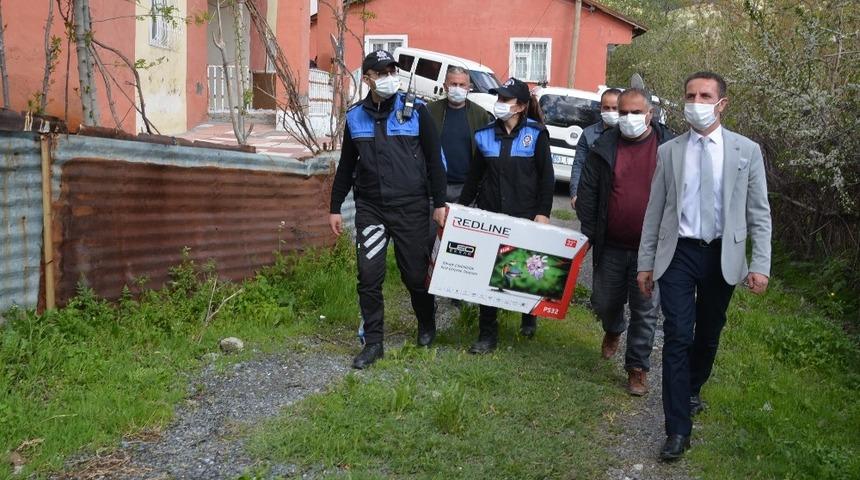 İhtiya&ccedil; sahibi aileye valilik sahip &ccedil;ıktı