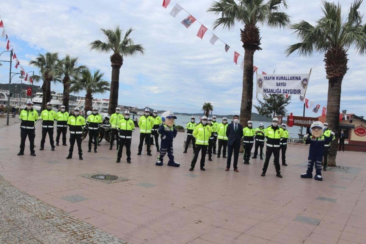 Ayvalık&rsquo;ta Karayolu G&uuml;venliği ve Trafik Haftası coşkusu