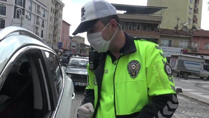 Sındırgı’da sürücülere uygulamalı trafik bilgilendirmesi G3