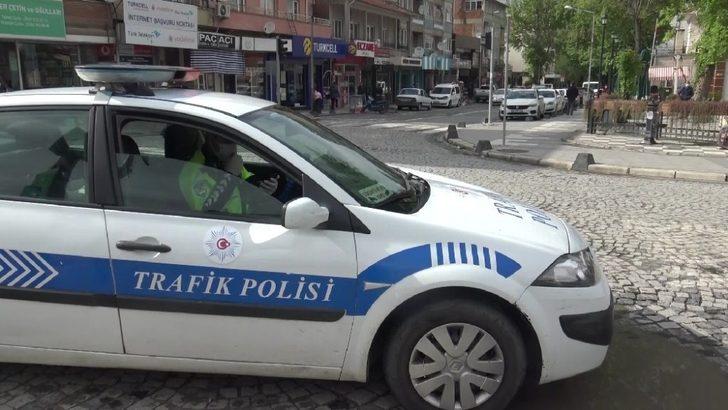 Sındırgı’da sürücülere uygulamalı trafik bilgilendirmesi G4