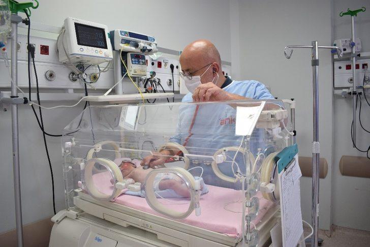 Çöpte bulunan bebek yaşam savaşı veriyor G3