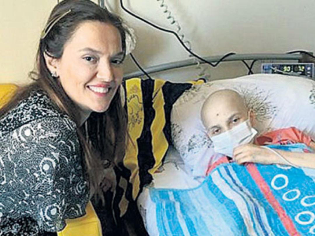 Demet Akalın&#039;ın sevin&ccedil; g&ouml;zyaşları