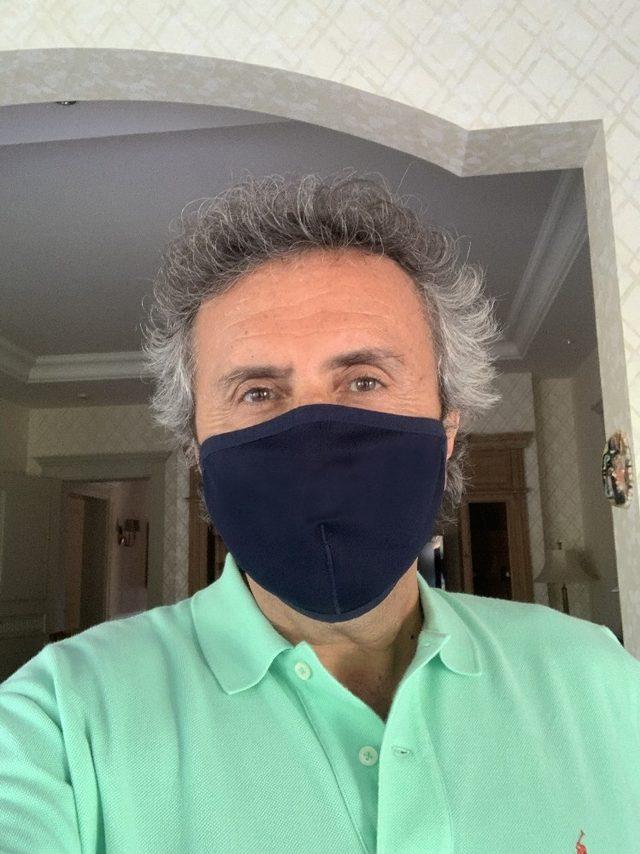 Yeşim, maske üretimine hazırlanıyor