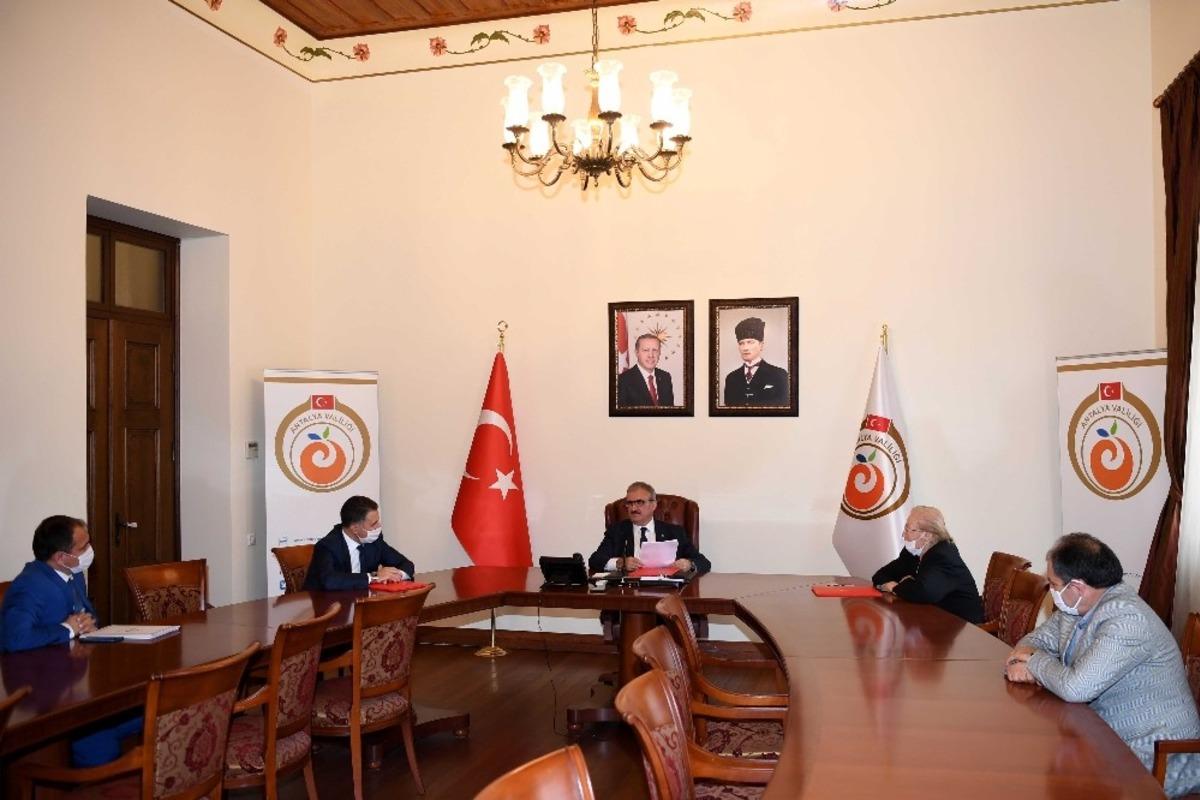 Antalya&rsquo;da eğitime hayırsever katısı devam ediyor