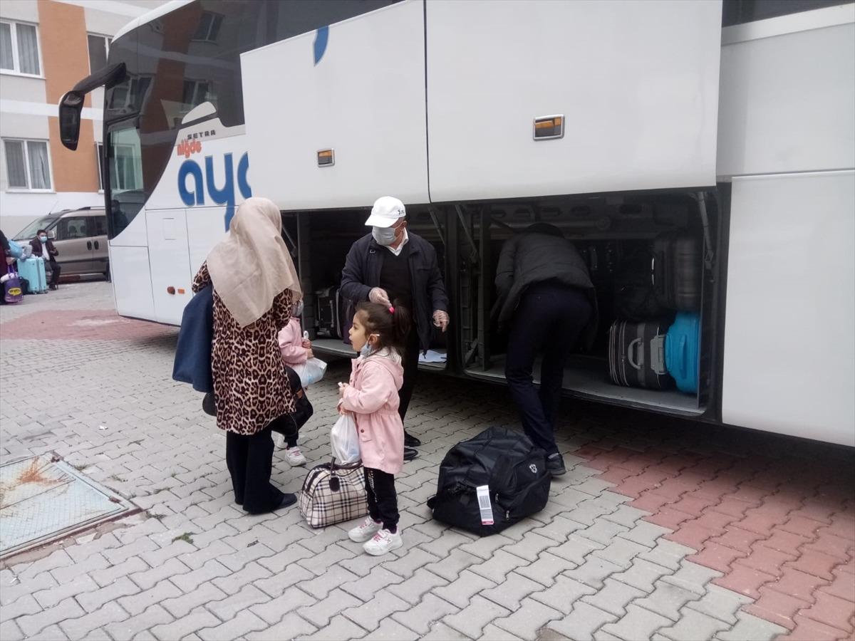 Niğde'de karantina s&uuml;resi dolan 415 kişi evlerine g&ouml;nderiliyor