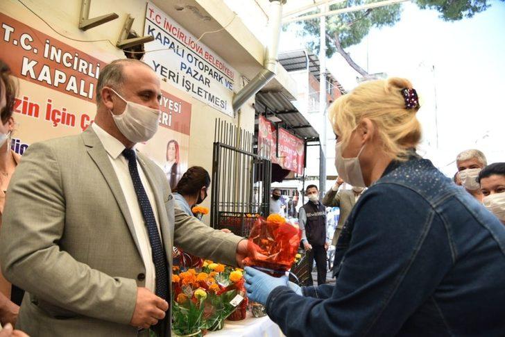 Başkan Kaya’dan annelere çiçek G3