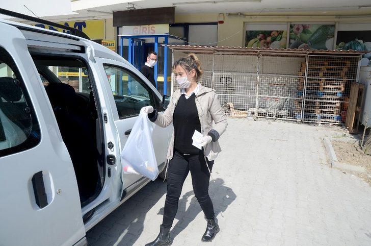 Güvercin Masa, Kuşadası’nda salgınla mücadelenin görünmeyen kahramanı oldu G4