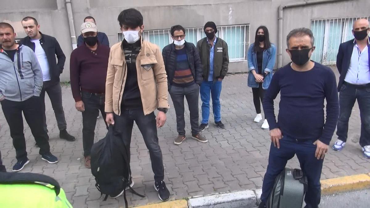 Esenyurt'ta 2. kez durdurulan minib&uuml;sten 32 yolcu &ccedil;ıktı