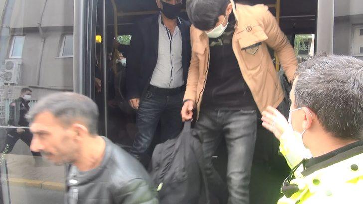 Esenyurt'ta 2. kez durdurulan minibüsten 32 yolcu çıktı G5