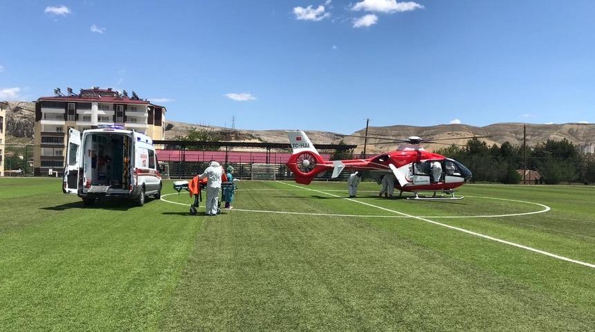 Solunum sıkıntısı &ccedil;eken hastaya ambulans helikopter
