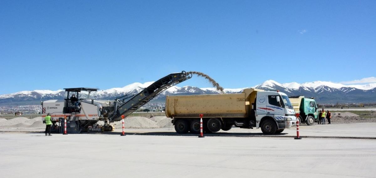 Erzurum Havalimanı&rsquo;nda &ccedil;alışmalar yeniden başladı