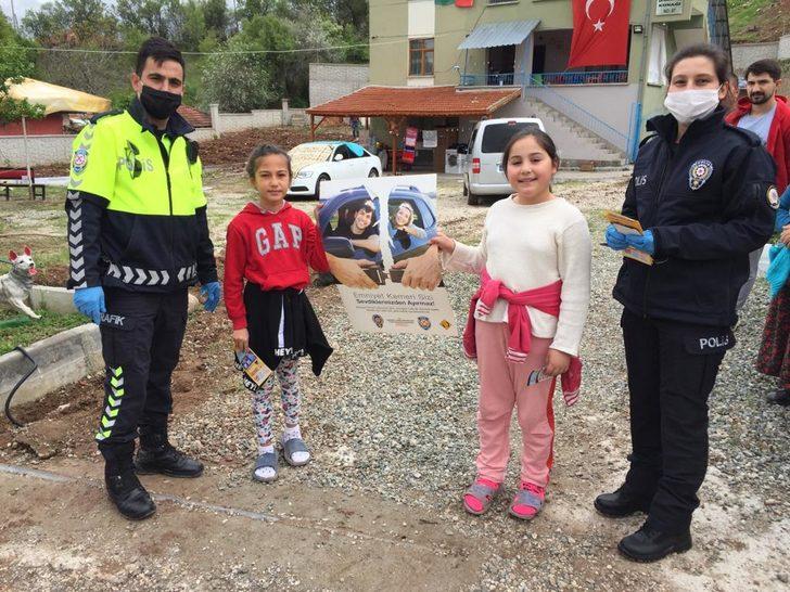 Trafik polisi, söz verdiği öğrencilerle EBA'da buluştu G3