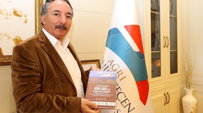 Uluslararası Ağrı Dağı ve Nuh&rsquo;un Gemisi Sempozyumu&rsquo;nun basılı kitabı bilim insanlarının hizmetine sunuldu