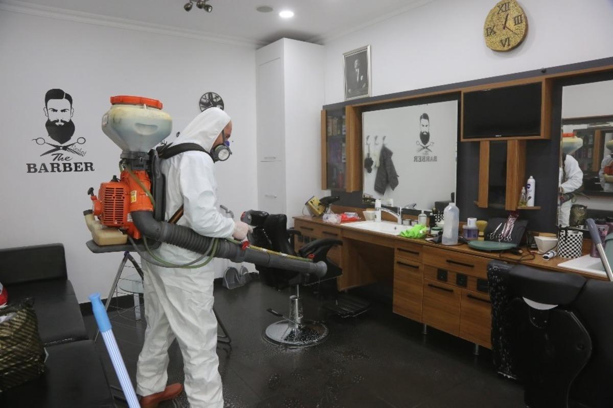 Darıca&rsquo;da berber ve kuaf&ouml;rler dezenfekte edildi