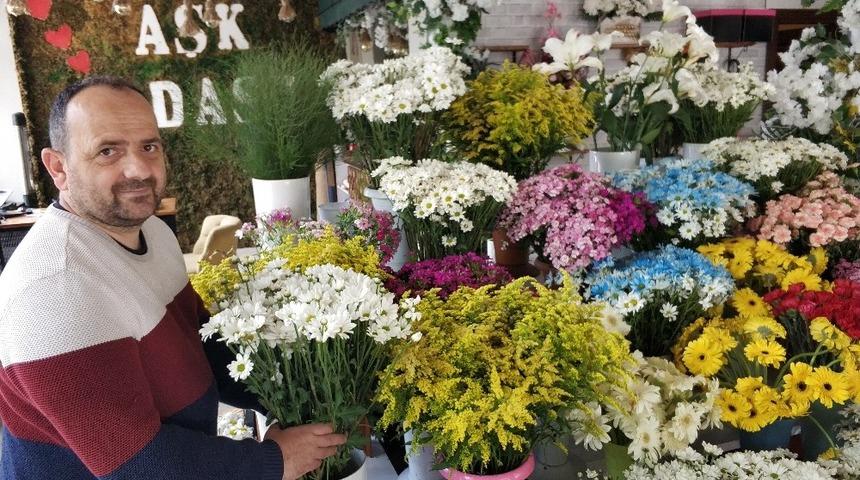 &lsquo;Evlere servis izni&rsquo; &ccedil;i&ccedil;ek&ccedil;ileri memnun etti