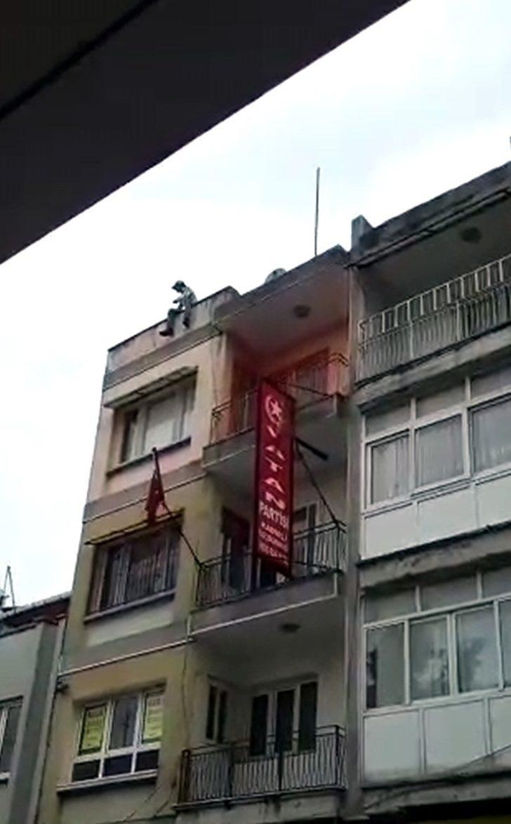 3 katlı binanın çatısında intihara kalkıştı G4
