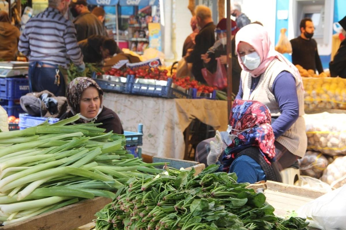 Pazarda fiyatlar pahalı, işler durgun