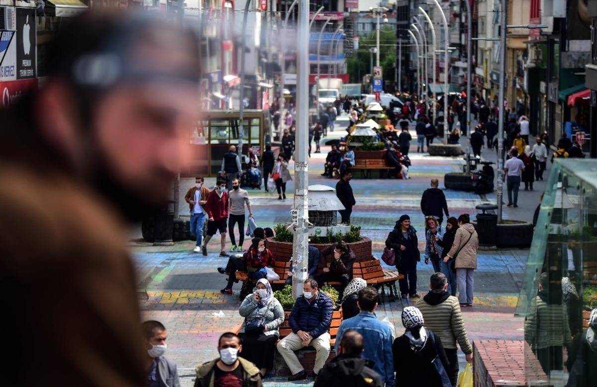 Bakırk&ouml;y Meydanı&rsquo;nda 'pes' dedirten g&ouml;r&uuml;nt&uuml;!