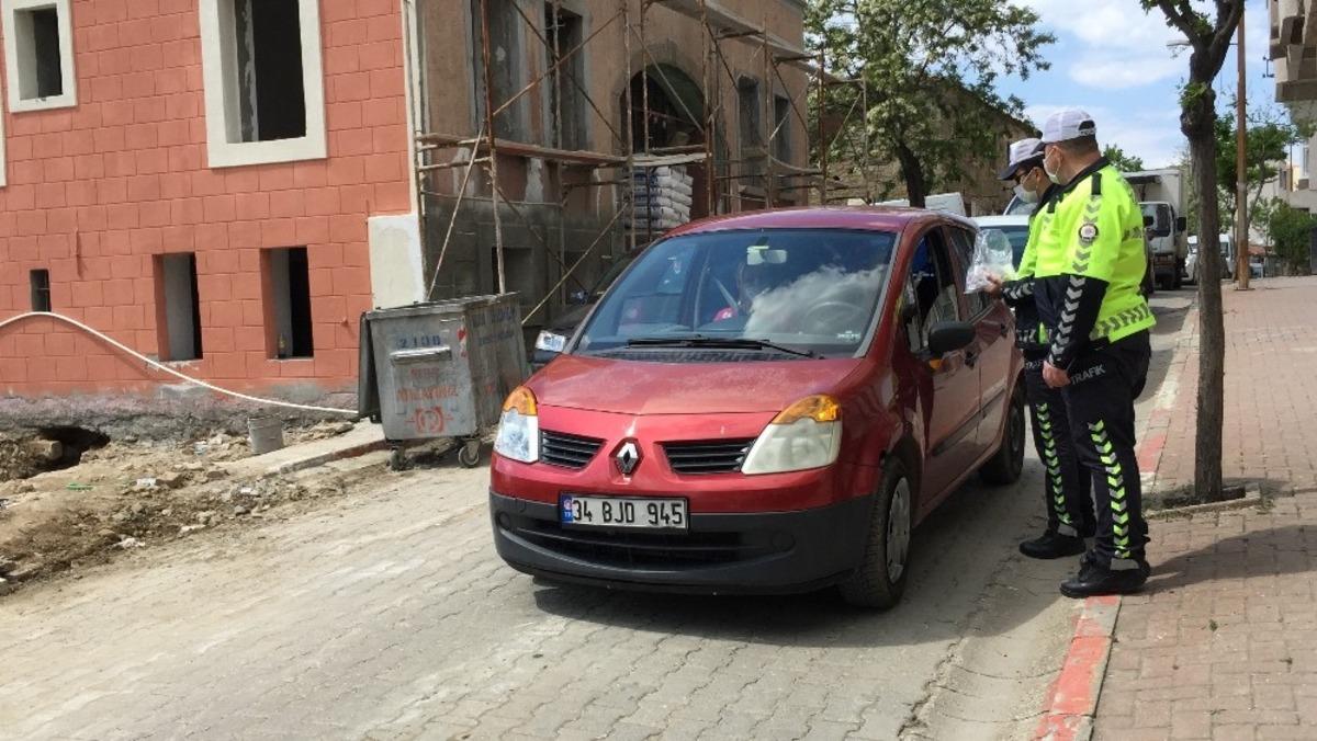 Polis, Trafik G&uuml;venliği Haftası&rsquo;nda emniyet kemerlerini denetledi