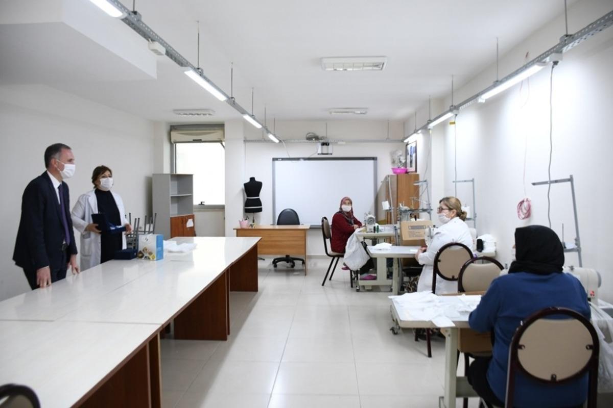 Başkan Taban personelin Anneler G&uuml;n&uuml;n&uuml; kutladı