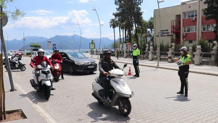 Marmaris’te sürücüler broşürle bilgilendirildi G4