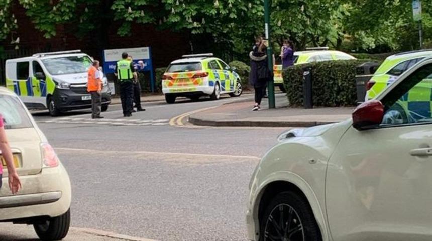 Polisten saklanan şüpheli gaz çıkartınca olanlar oldu