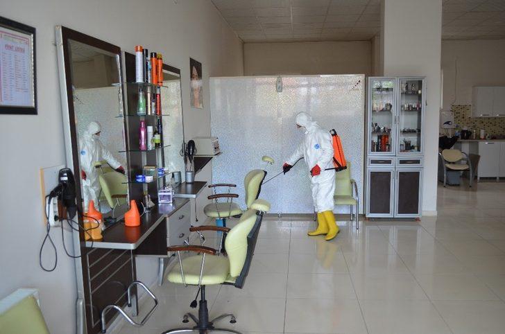 Belediye ekipleri berber ve kuaför salonlarını dezenfekte etti G1