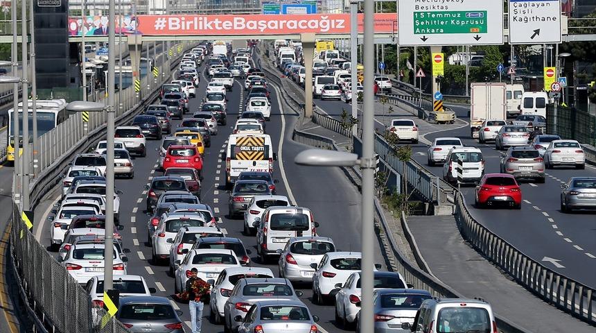 İstanbul'da trafik eski günlerine döndü